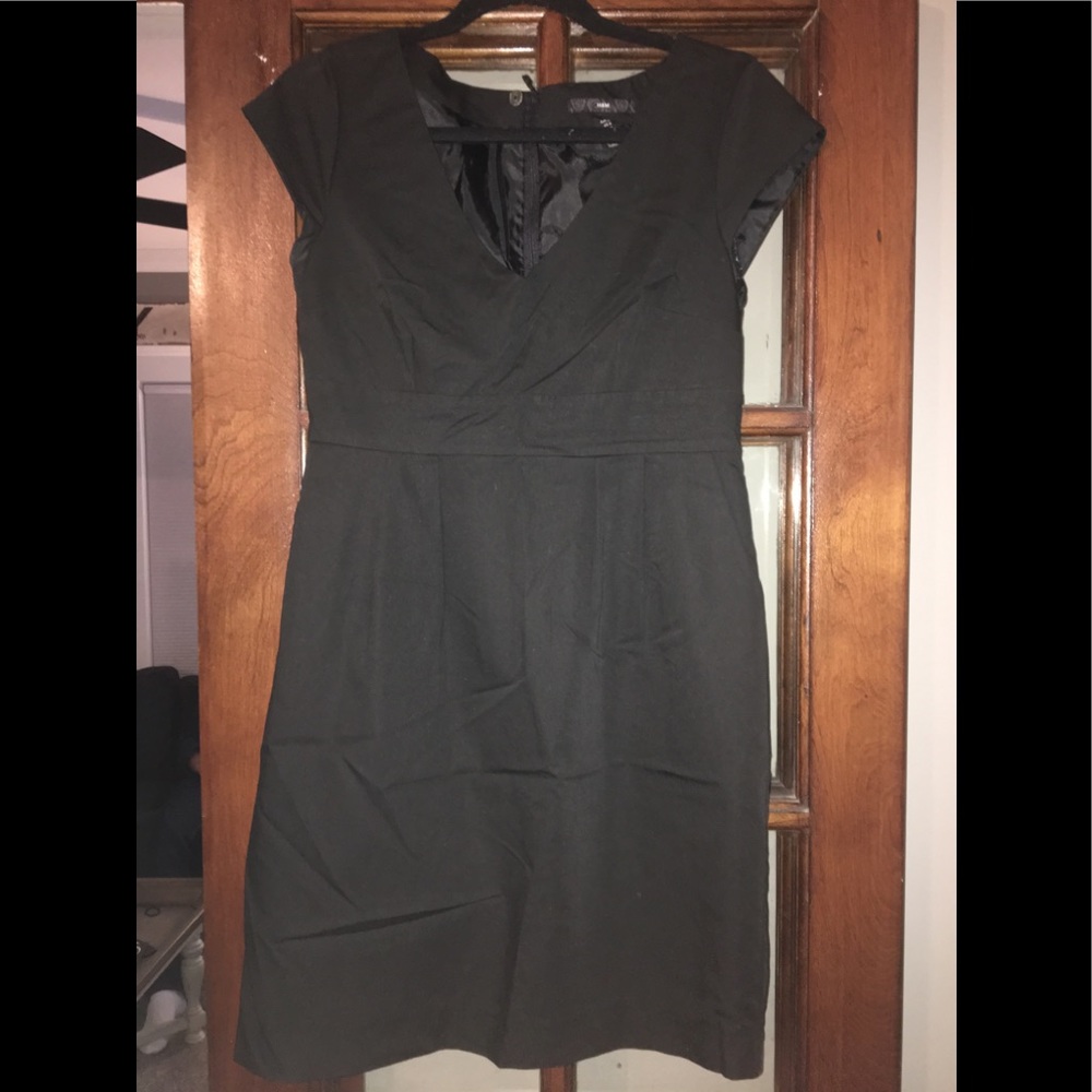 H&M v neck shift dress